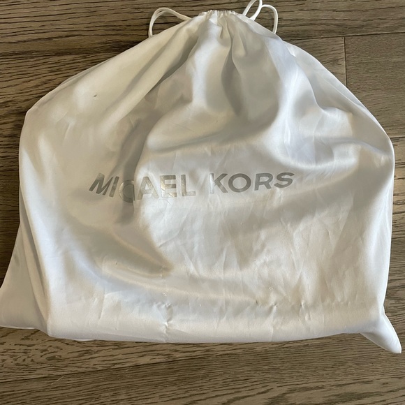 Michael Kors purse - Picture 6 of 7